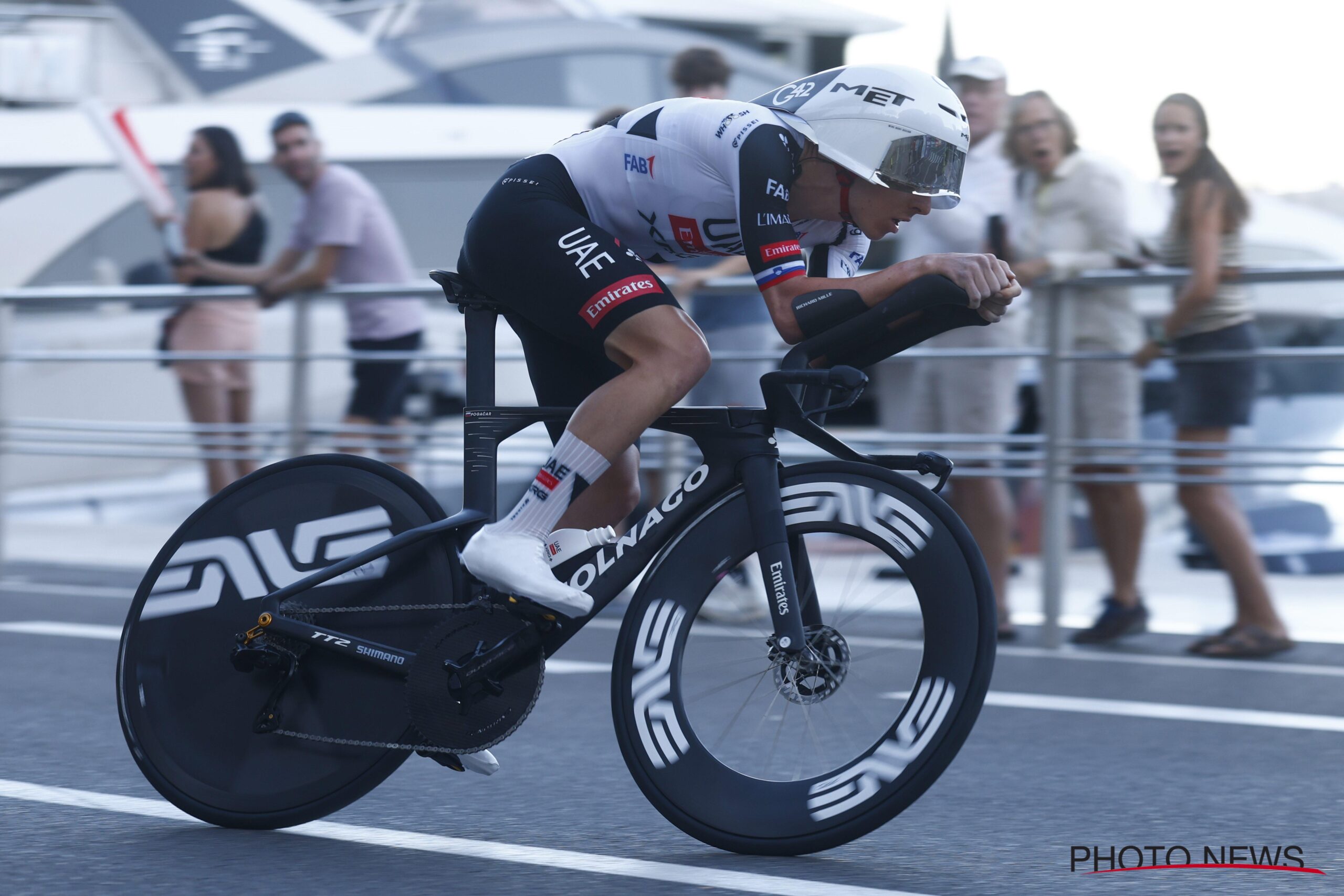 Tadej Pogačar Wins Vuelta a España Stage 1 in Monaco to Claim First Red Jersey