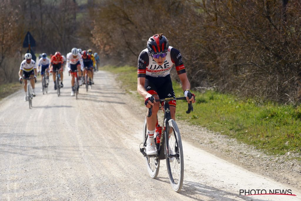 Tadej Pogačar bei seiner Attacke beim Radrennen Strade Bianche 2022